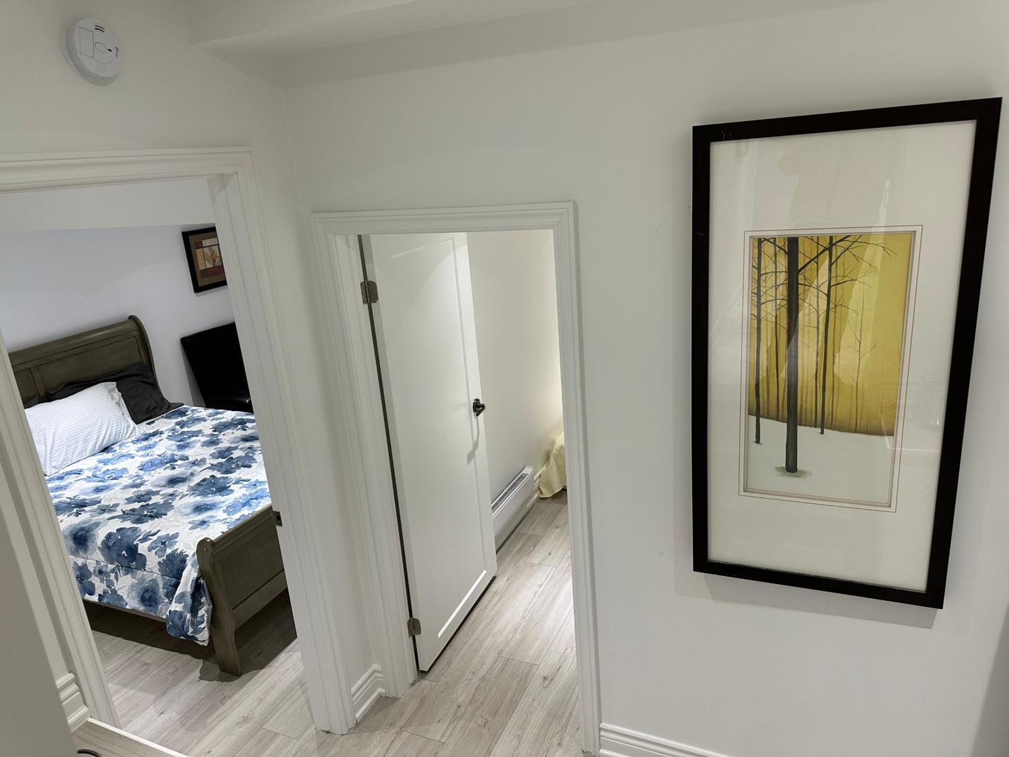 Double Bedroom On Up Or 3 Bedrooms In Basement Near Eglinton Subway Station Toronto Luaran gambar
