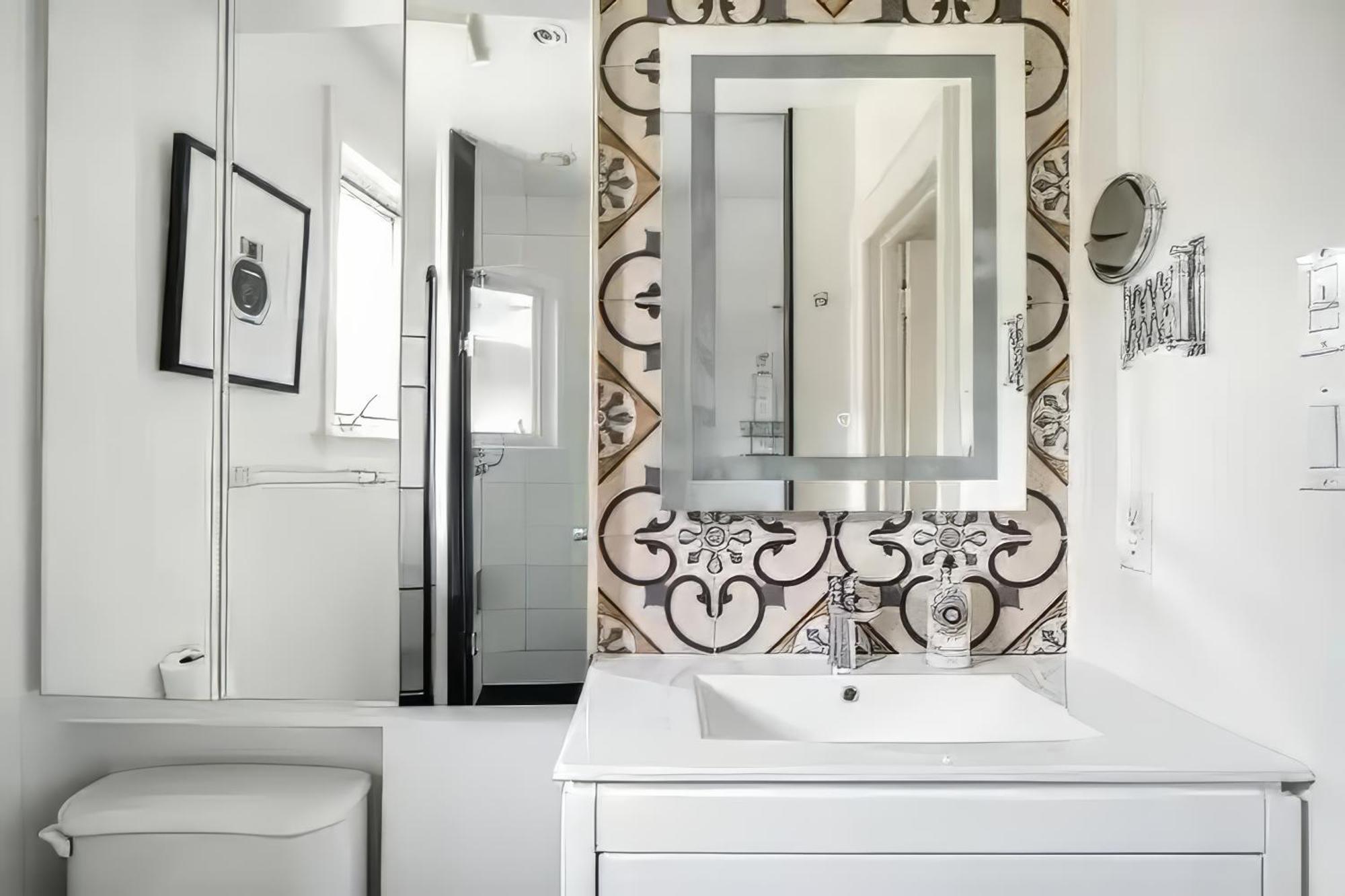 Double Bedroom On Up Or 3 Bedrooms In Basement Near Eglinton Subway Station Toronto Luaran gambar