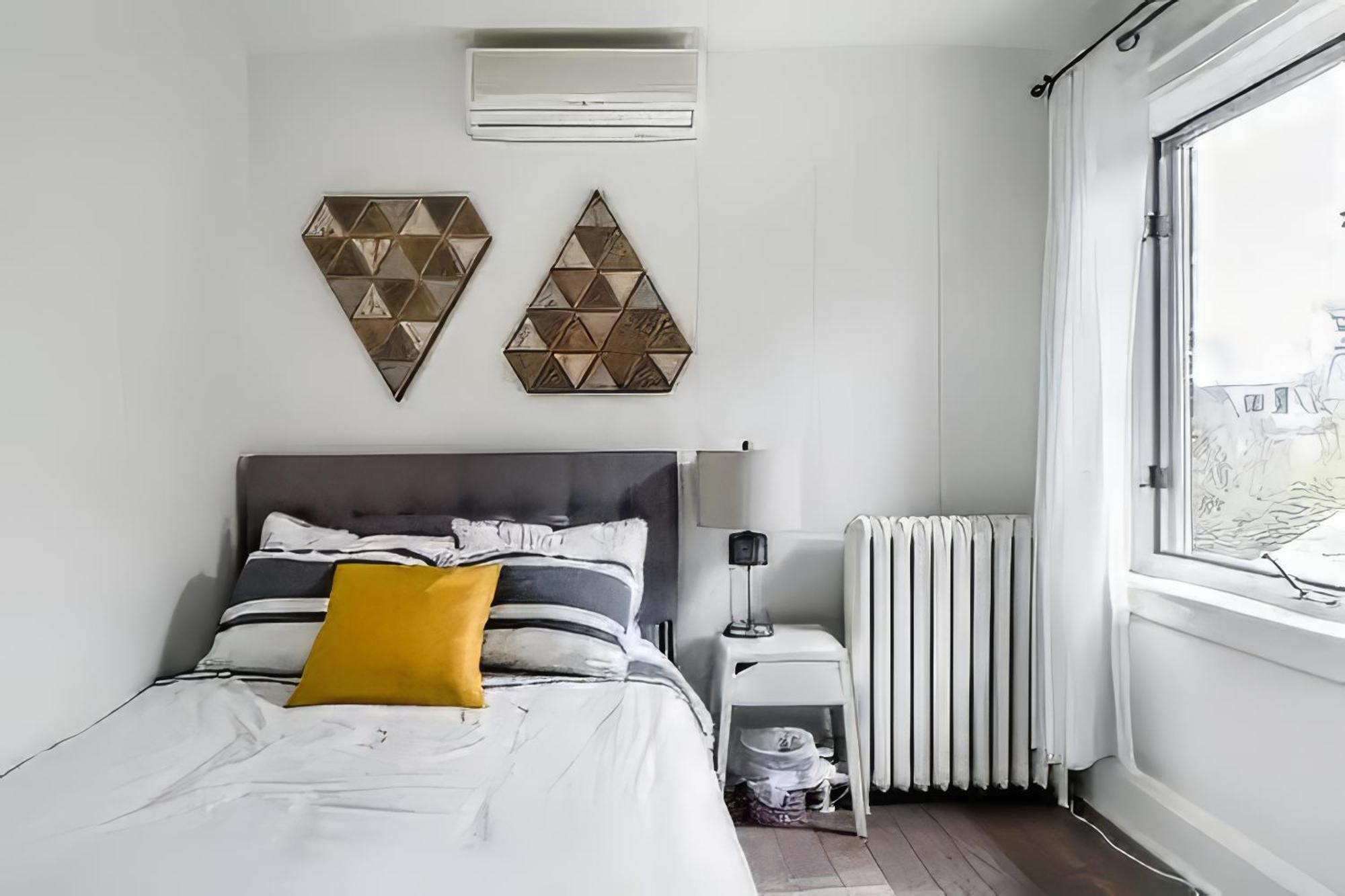 Double Bedroom On Up Or 3 Bedrooms In Basement Near Eglinton Subway Station Toronto Luaran gambar