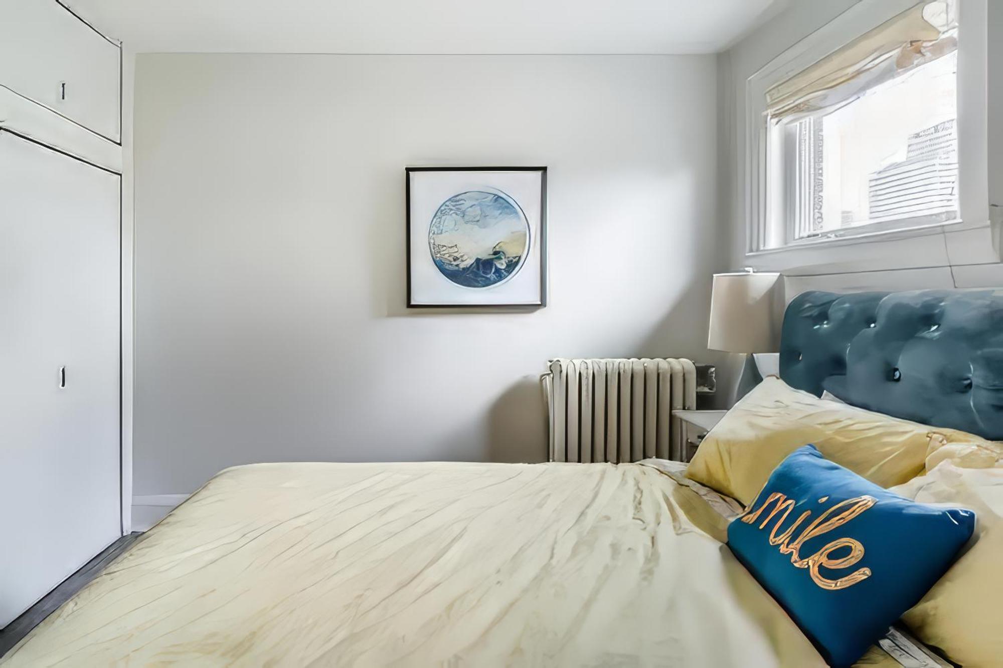 Double Bedroom On Up Or 3 Bedrooms In Basement Near Eglinton Subway Station Toronto Luaran gambar